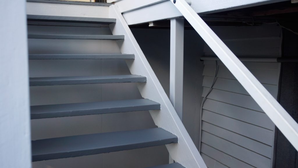 Dulux – Silkwort and Malay Grey – Jester Royale